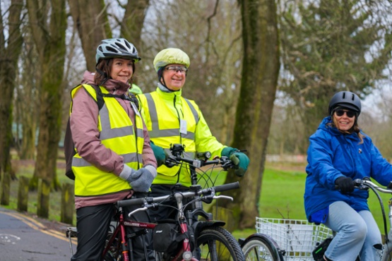 Man and woman on bicycles 